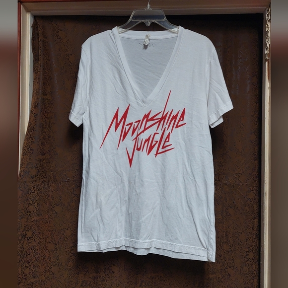 Bruno Mars Moonshine Jungle White V-Neck Shirt - Picture 1 of 5